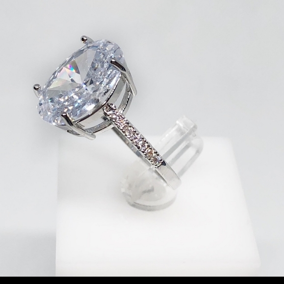 💍💍Exquisite Shiny 5 Karat Oval Cut engagement ring💍💍 - Picture 6 of 16